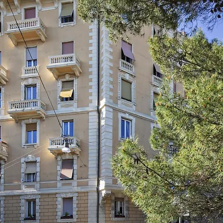شقة Cozy Family In Castelletto By Wonderful Italy