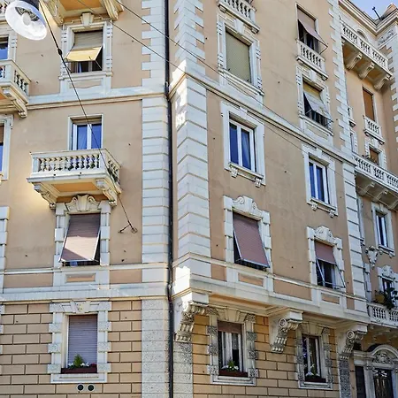 Cozy Family In Castelletto * Генуя