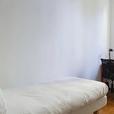 Cozy Family In Castelletto Генуя